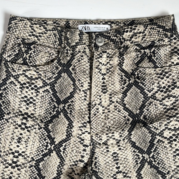 Zara Denim Collection Snakeskin Print Straight-Leg Mid-Rise Jeans 6 - Picture 3 of 10